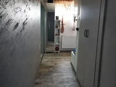 apartament vanzare cumparare Sector 6 București hol cu fereastră